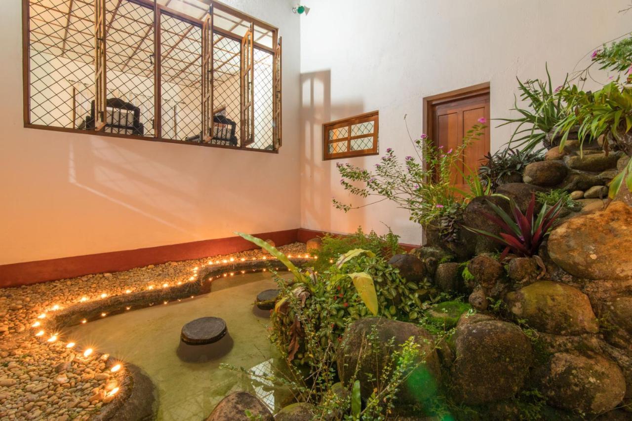 Hikkanest Hikkaduwa Bagian luar foto